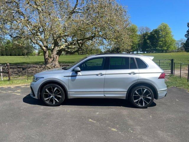 Volkswagen Tiguan 2023 1.5 Tsi R-line Suv Dsg Euro 6 Ss LT23VKR Silver #2