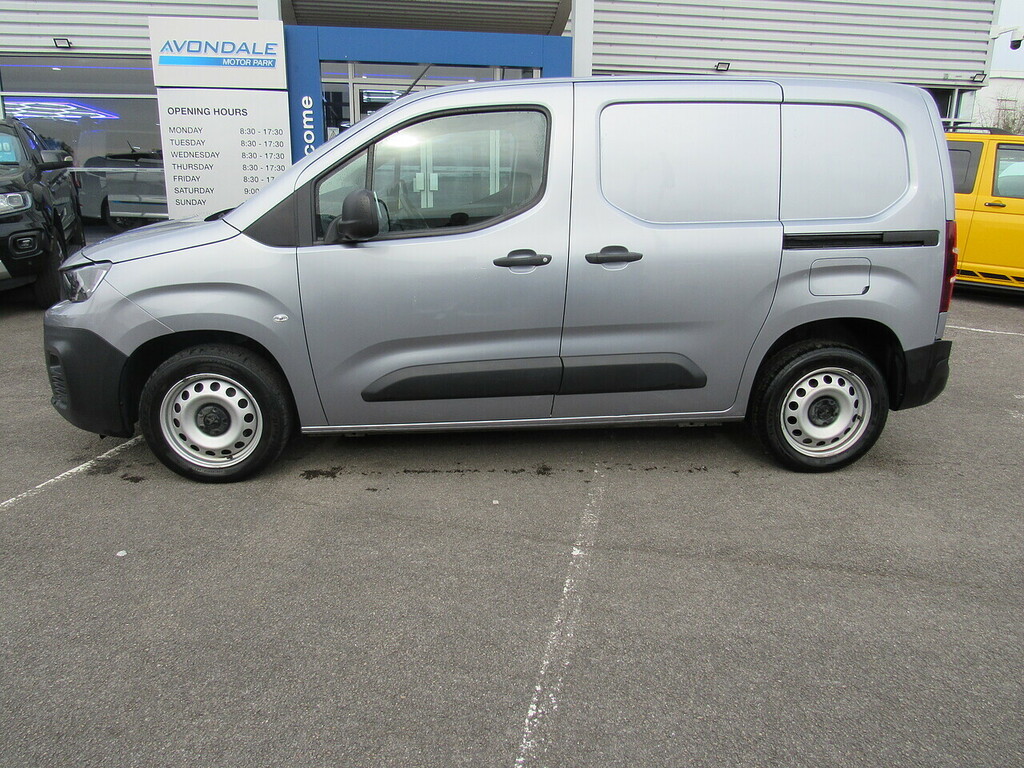 Peugeot Partner Bluehdi 1000 Professional Premium Euro 6 Van 3 S CF23VZC Grey #2