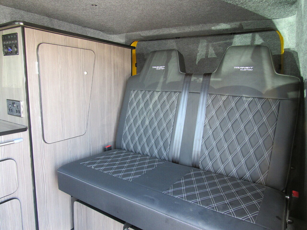 Ford Transit Custom 340 Ecoblue Yellow Euro 6 Camper Day Van With Bed LG72RCV Yellow #4