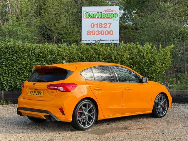 Ford Focus 2.3T Ecoboost St Hatchback Orange
