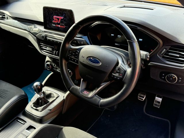Ford Focus 2.3T Ecoboost St Hatchback Orange #3