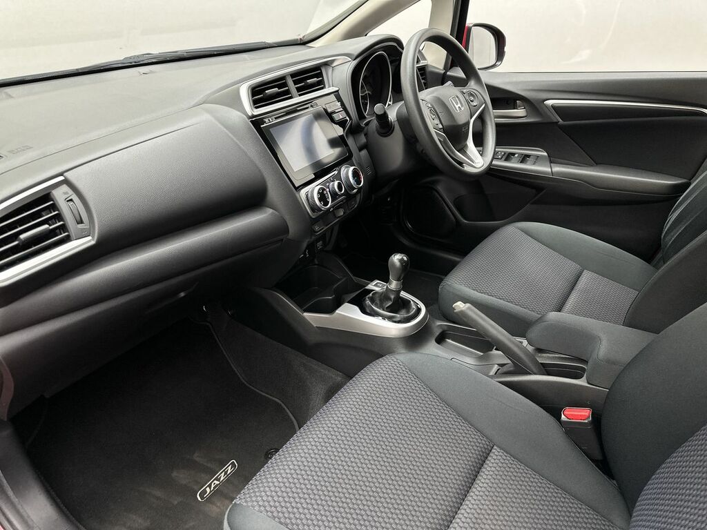 Honda Jazz 1.3 I-vtec Se Navi OV19WHR Red #3