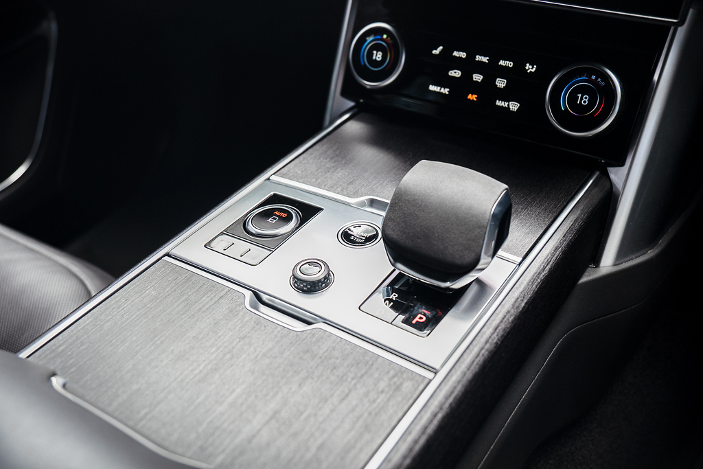 Land Rover Range Rover P440e Hybrid #3