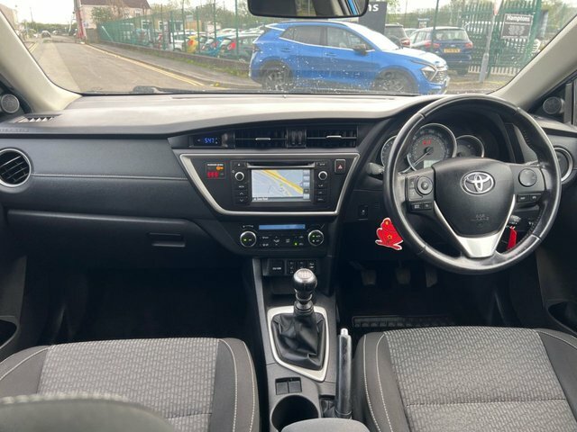 Toyota Auris 1.6 V-matic Icon Plus Hatchback Blue #3