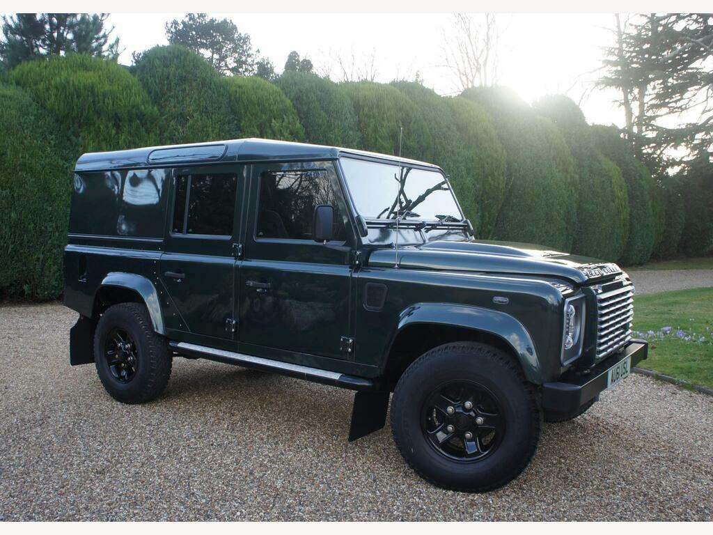 Land Rover Defender 110 2.4 Tdi Xs Utility Station Wagon Green