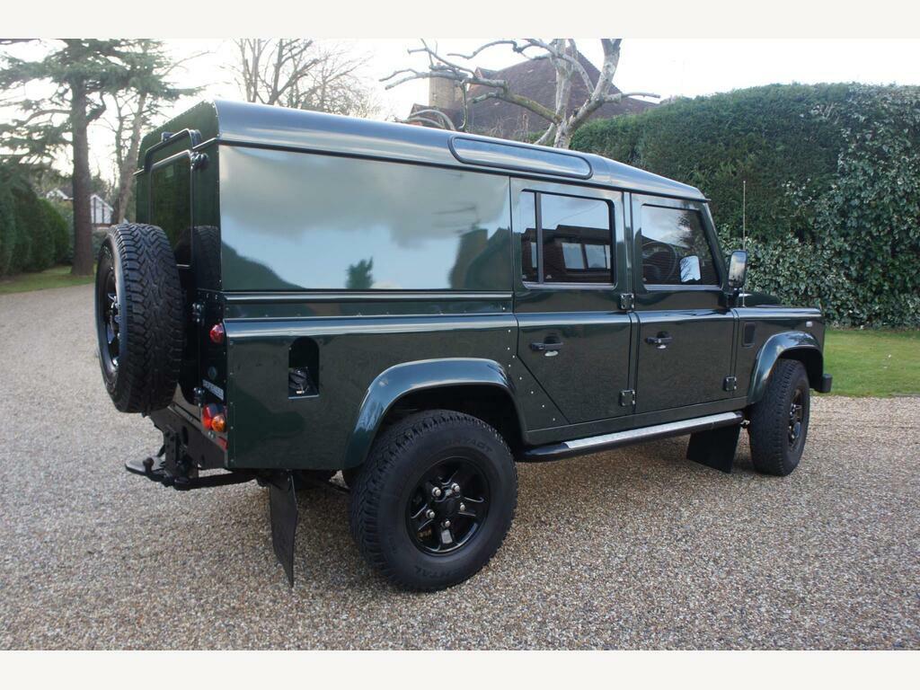 Land Rover Defender 110 2.4 Tdi Xs Utility Station Wagon Green #2