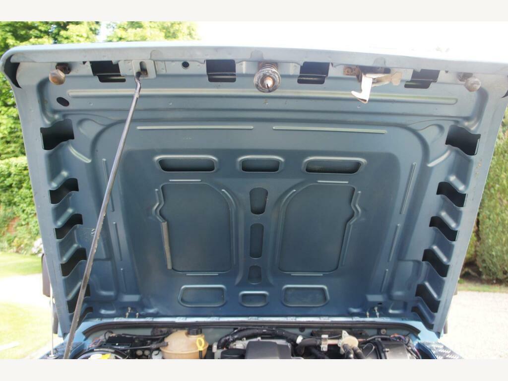 Land Rover Defender 90 Suv Green #31