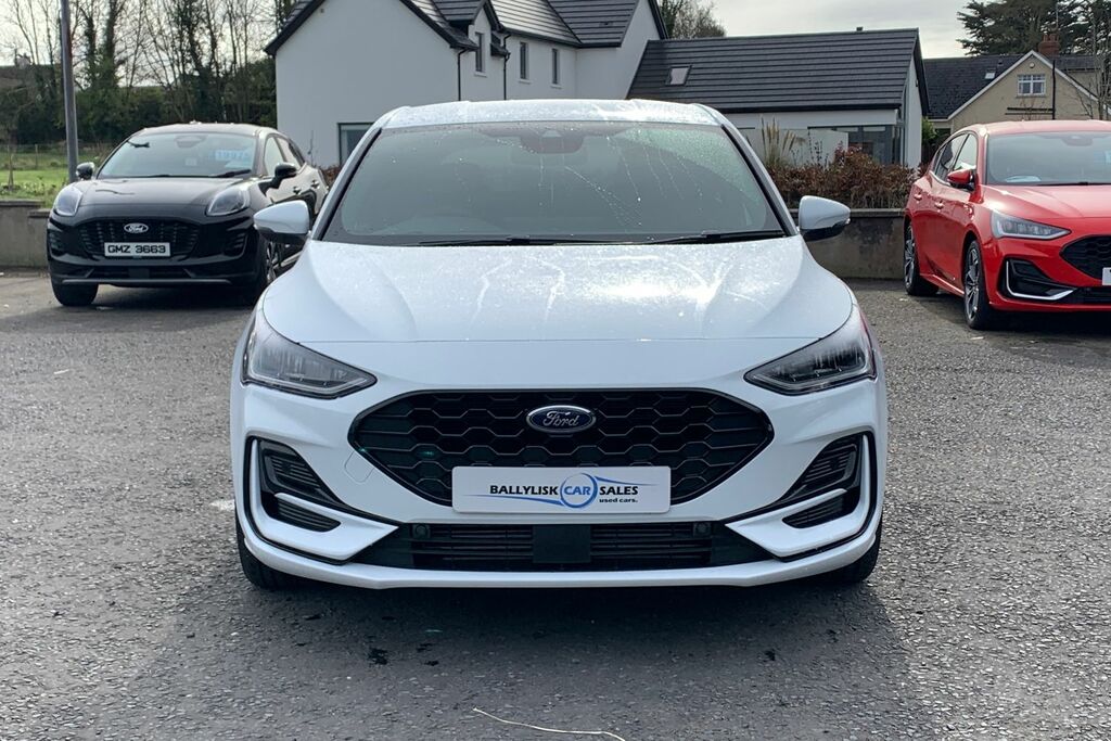 Ford Focus 1.0T 125Ps St-line In White With Only 1500 Miles White #4