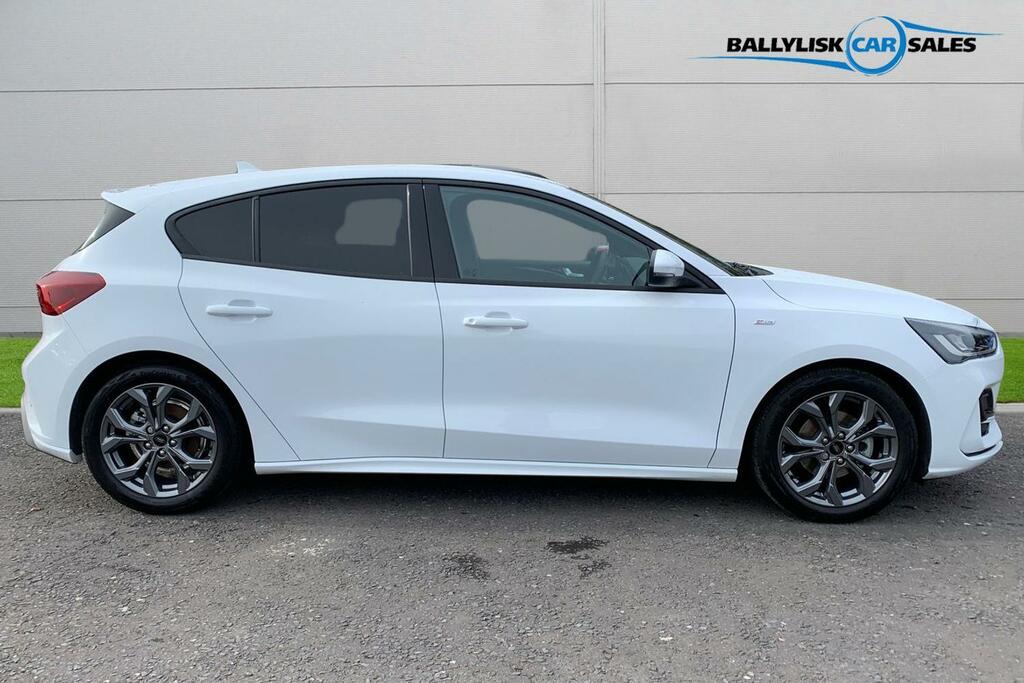 Ford Focus 1.0T 125Ps St-line In White With Only 1500 Miles White #3