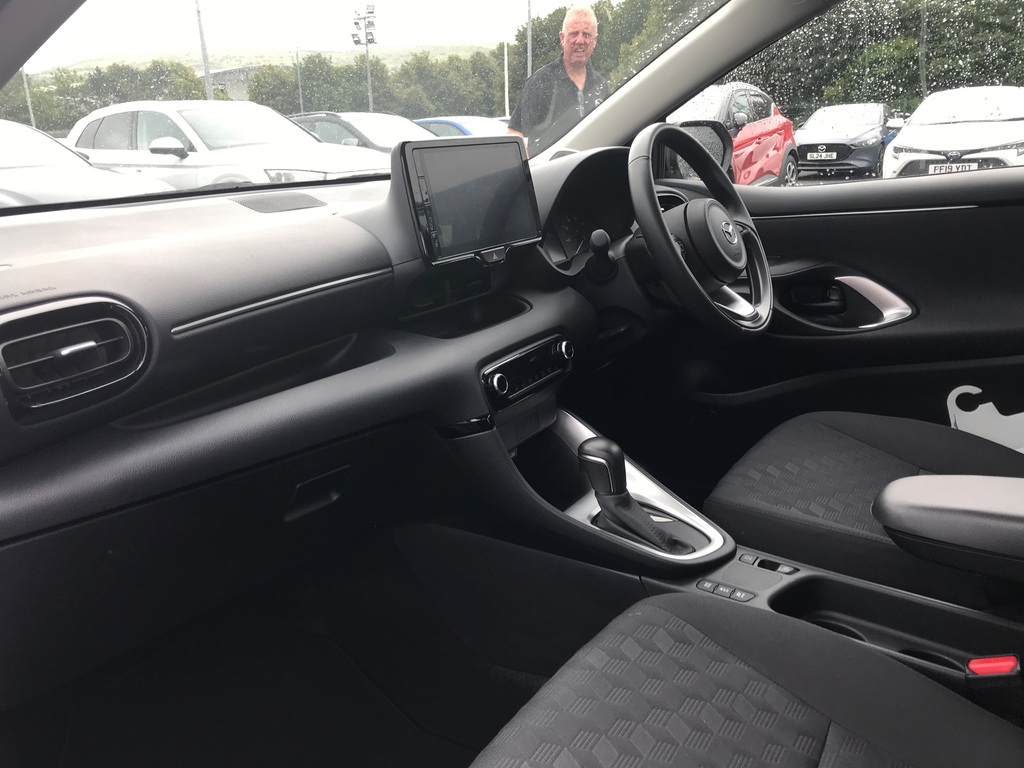Mazda 2 1.5I Hybrid Centre Line Cvt Silver #5
