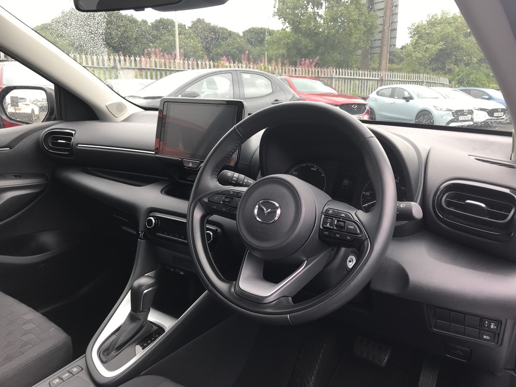 Mazda 2 1.5I Hybrid Centre Line Cvt Silver #4