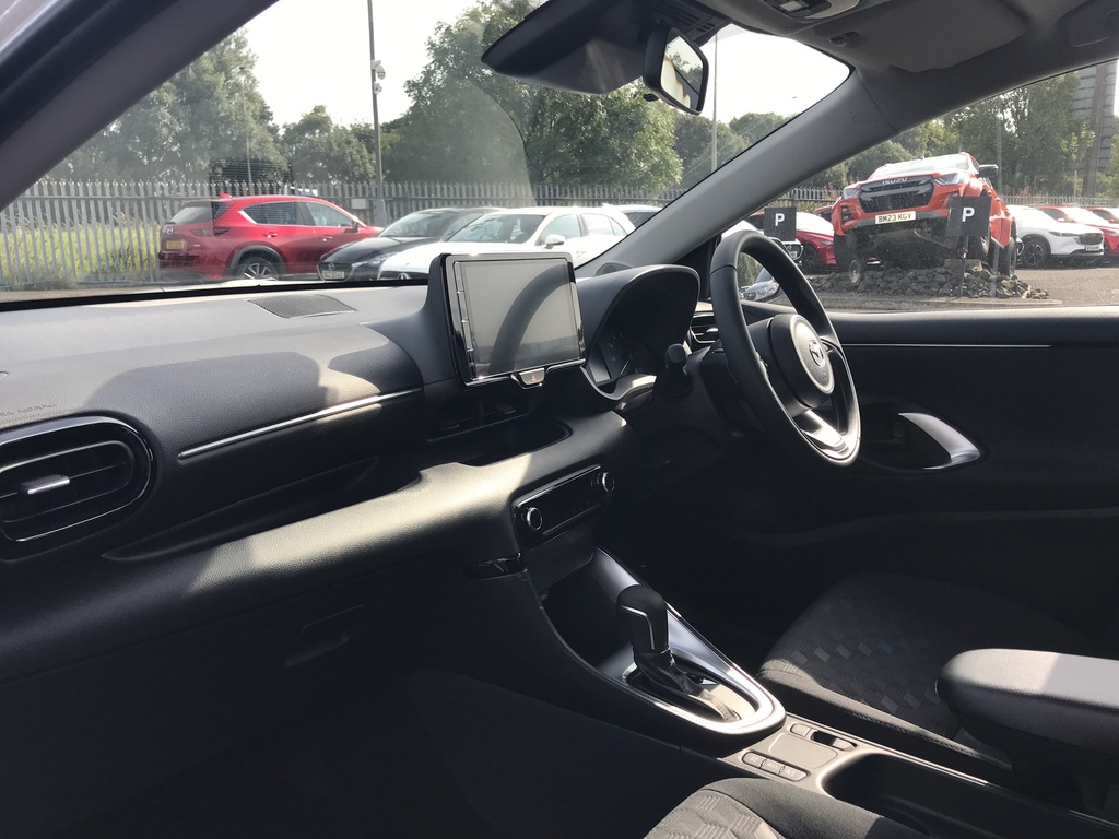 Mazda 2 1.5I Hybrid Centre Line Cvt WRZ7752 Silver #5