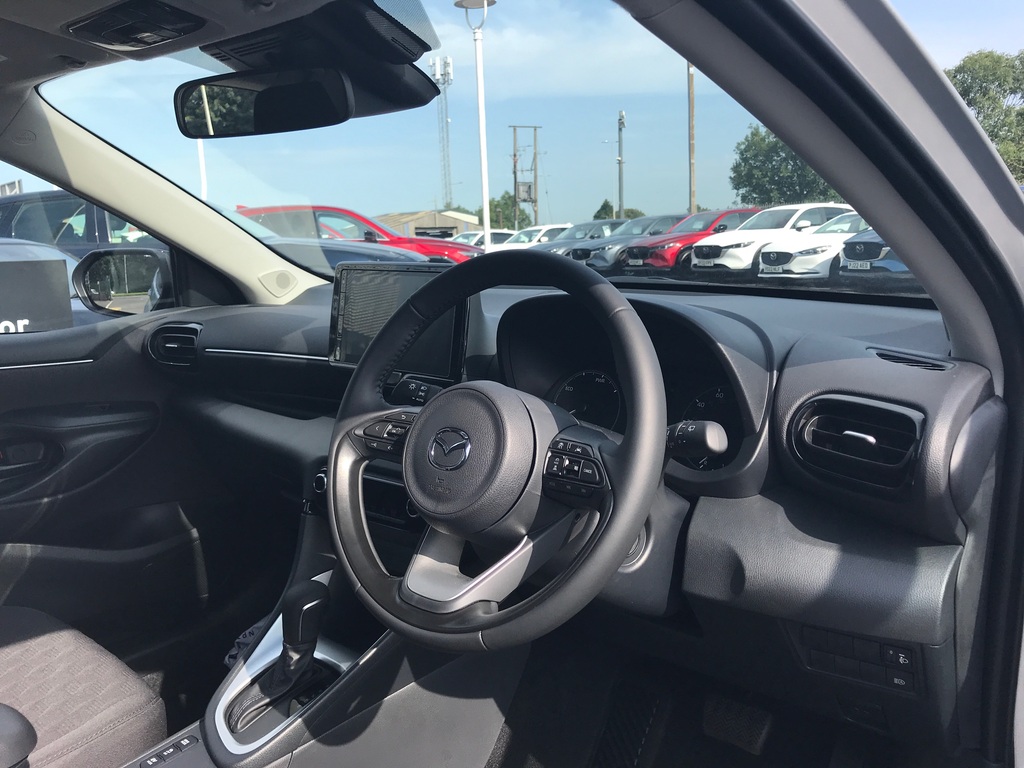 Mazda 2 1.5I Hybrid Centre Line Cvt WRZ7752 Silver #4