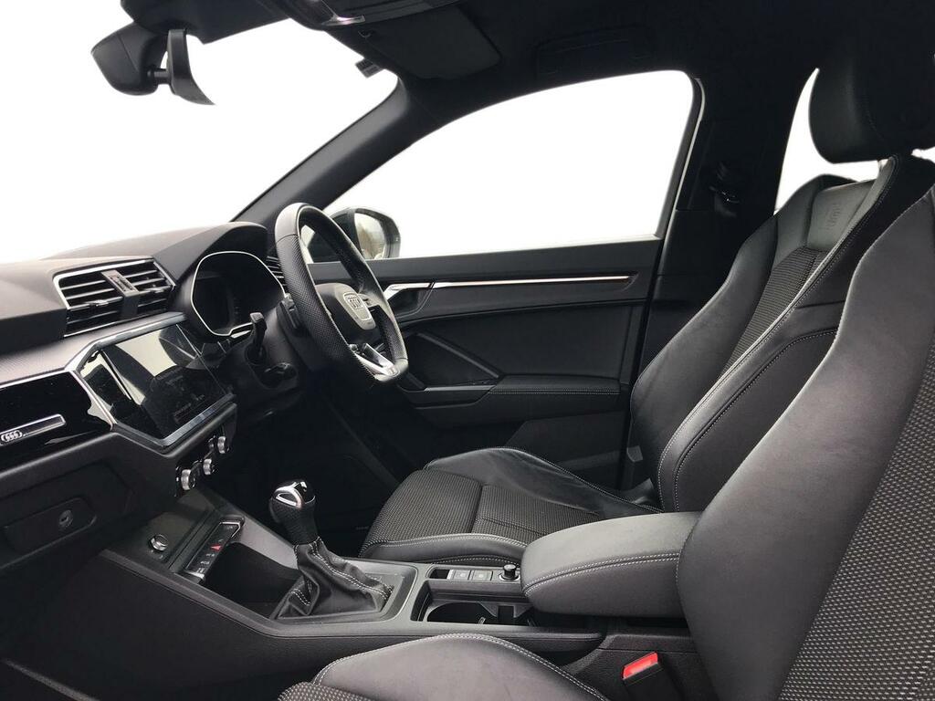 Audi Q3 35 Tfsi Black Edition S Tronic YR23FVU Grey #5