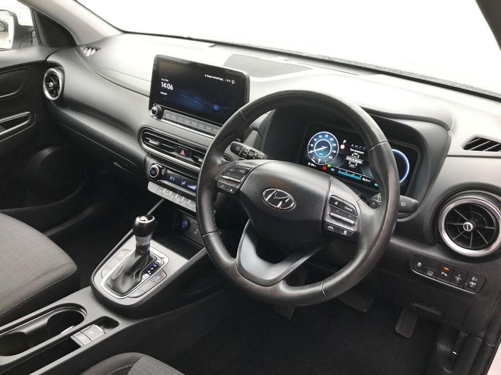 Hyundai Kona 1.6 Gdi Hybrid Premium Dct WH72COA White #3