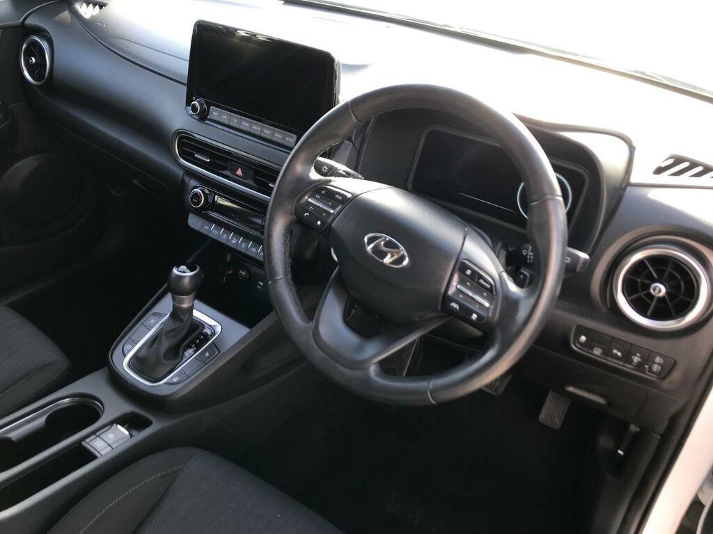 Hyundai Kona 1.6 Gdi Hybrid Premium Dct YW72KGG White #3