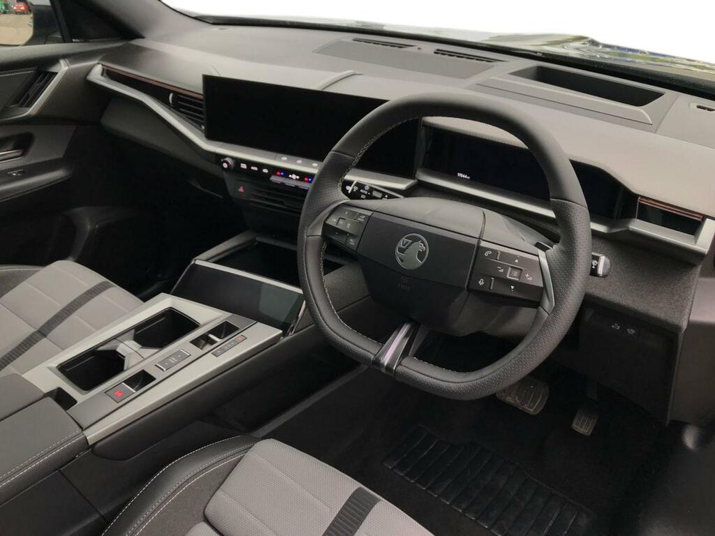 Vauxhall Grandland 1.2 Hybrid 136 Ultimate E-dct6 Pan Roof DW74EWP Black #3