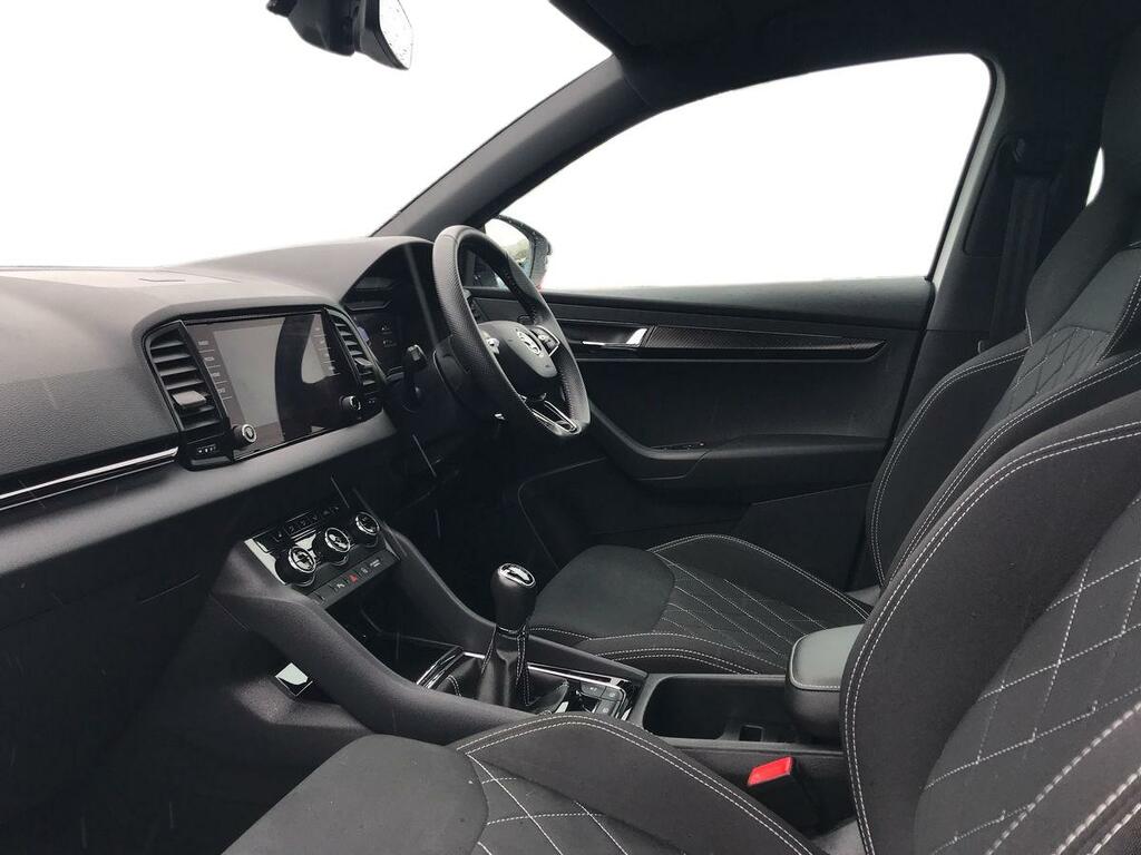 Skoda Karoq 1.5 Tsi Sportline HSZ7288 White #5