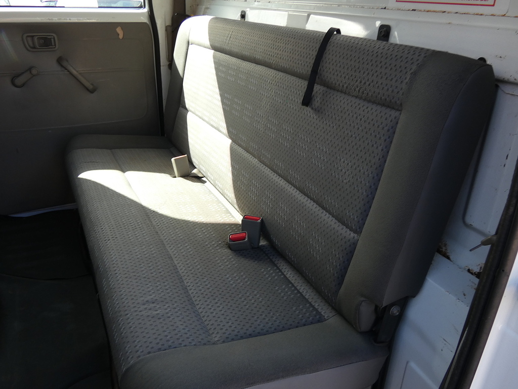 Nissan NT400 2.5L Basic White #5