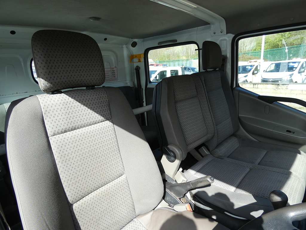 Nissan NT400 2.5L Basic White #9