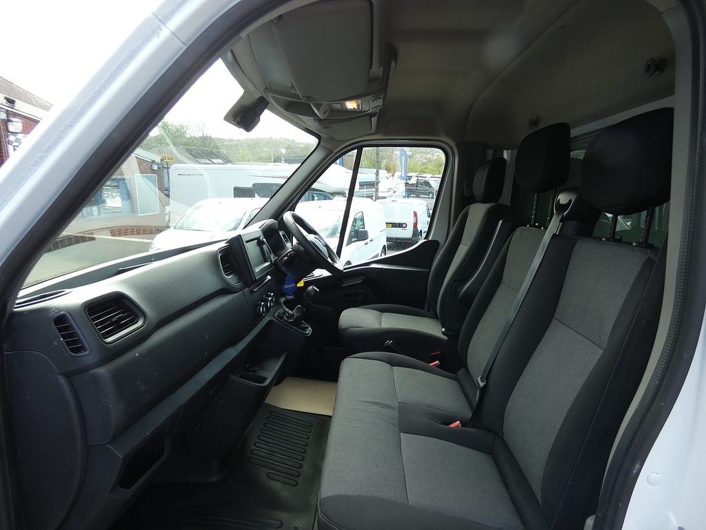 Renault Master 2.3Cdi 35 Business 4M Luton With Tail Lift U5191 FX21BWV White #6