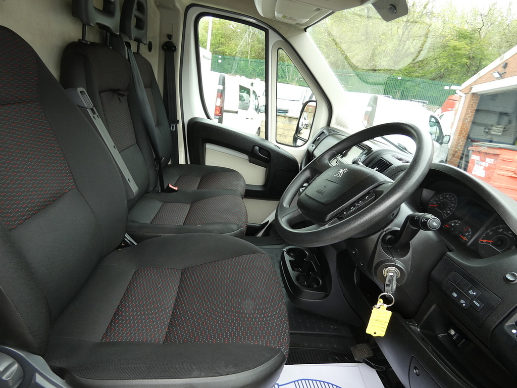 Peugeot Boxer 2.0 Bluehdi Euro 6 Professional L3h2 Lwb Ex Police White