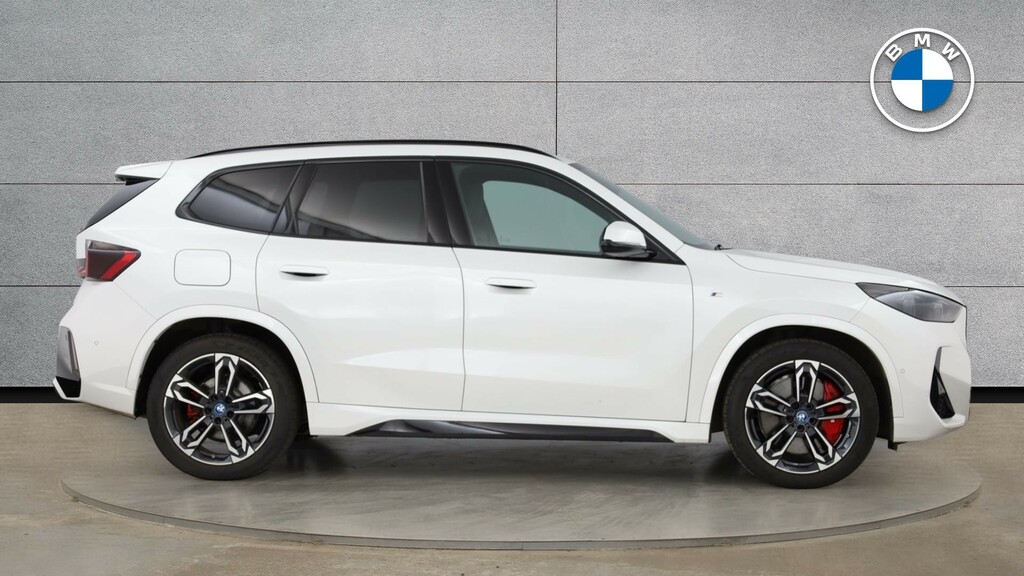 BMW iX1 20 66.5Kwh M Sport Suv Edrive 1 YH75GXK White #3