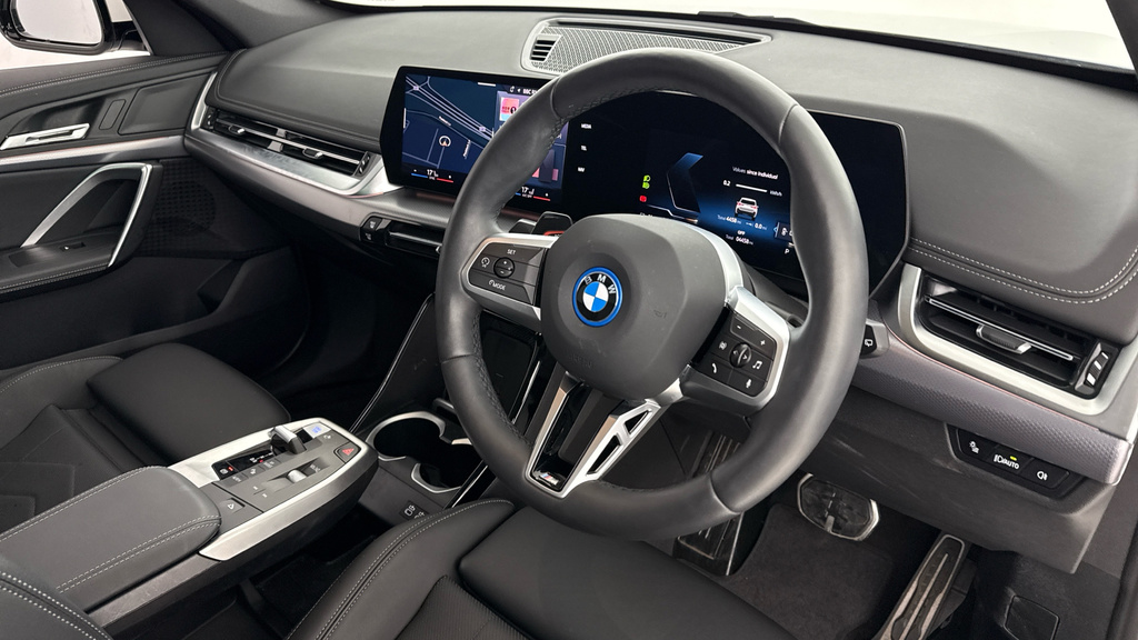 BMW iX1 20 66.5Kwh M Sport Suv Edrive 1 YH75GXK White #6