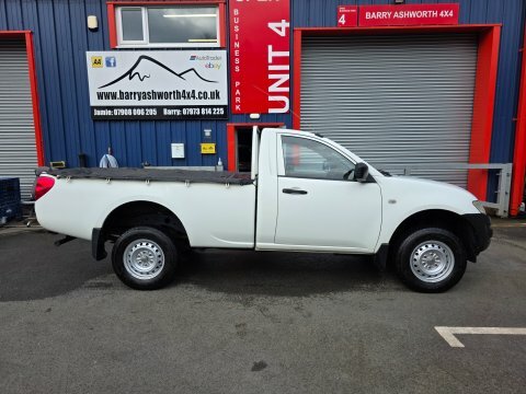 Mitsubishi L200 Di-d 4X4 4Work SD63WEK White #4