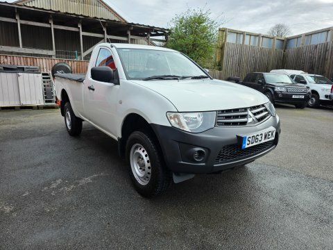 Mitsubishi L200 Di-d 4X4 4Work SD63WEK White #3