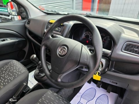 Vauxhall Combo 2300 L1h1 Cdti S White #18