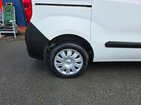 Vauxhall Combo 2300 L1h1 Cdti S White #9