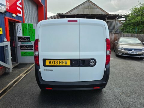 Vauxhall Combo 2300 L1h1 Cdti S White #7