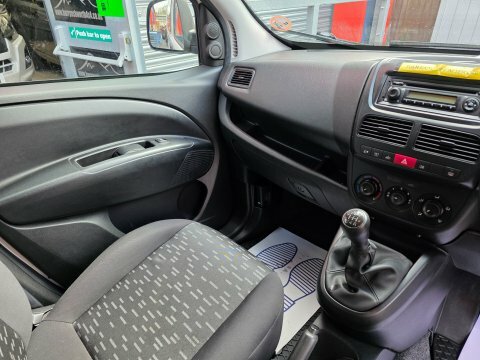 Vauxhall Combo 2300 L1h1 Cdti S White #13