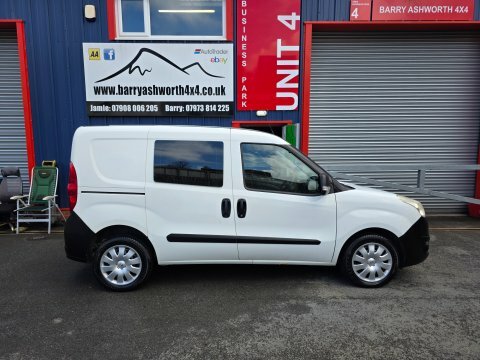 Vauxhall Combo 2300 L1h1 Cdti White #4