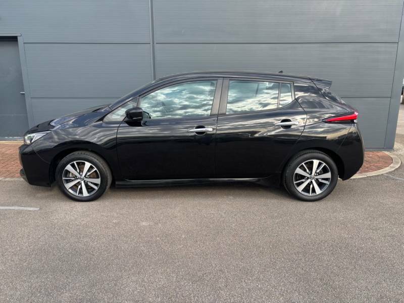 Nissan Leaf 110Kw Acenta 40Kwh 6.6Kw Charger - 2022 GK22ETF Black #4