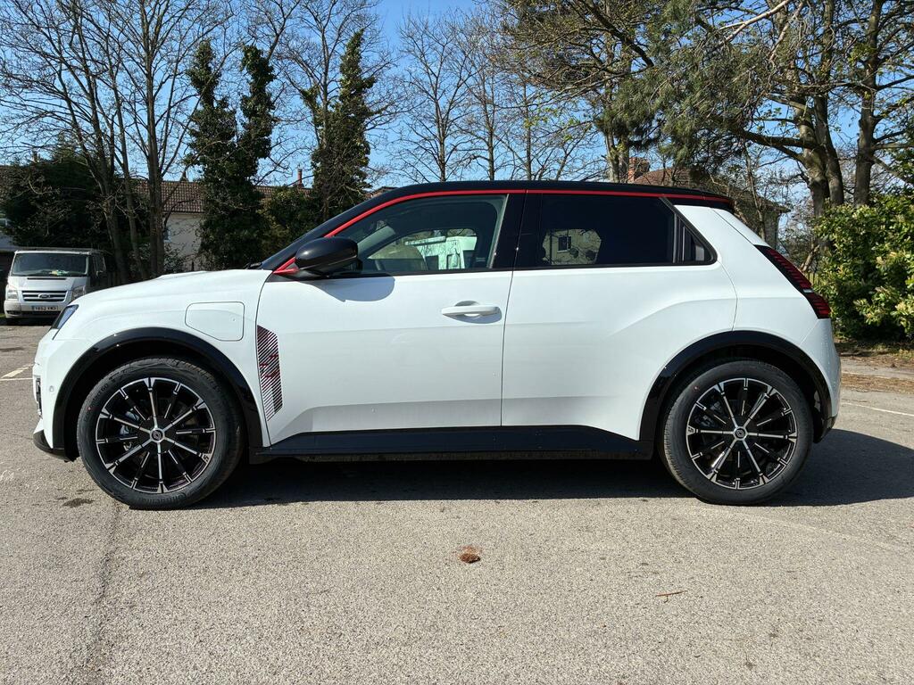 Renault 5 E-Tech Comfort Range 52Kwh Iconic Five  Black #6