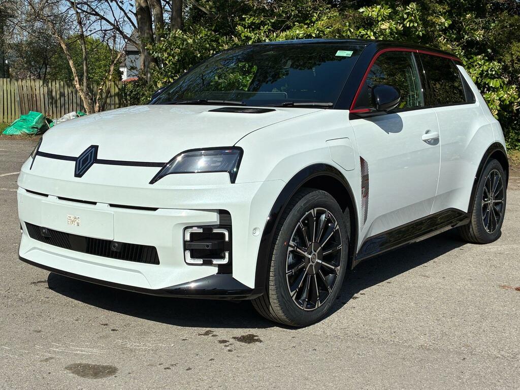 Renault 5 E-Tech Comfort Range 52Kwh Iconic Five  Black #3