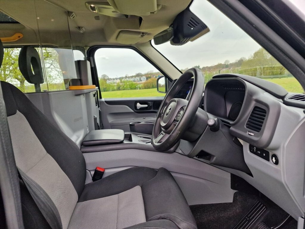 LEVC TX Vista Taxi Black #30