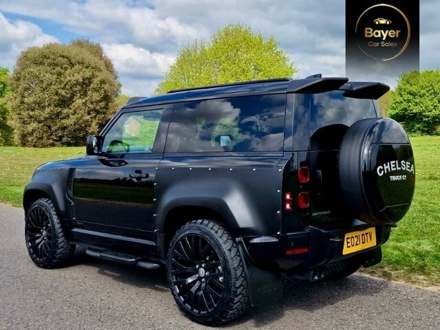 Land Rover Defender P300 Chelsea Truck Company Black #5