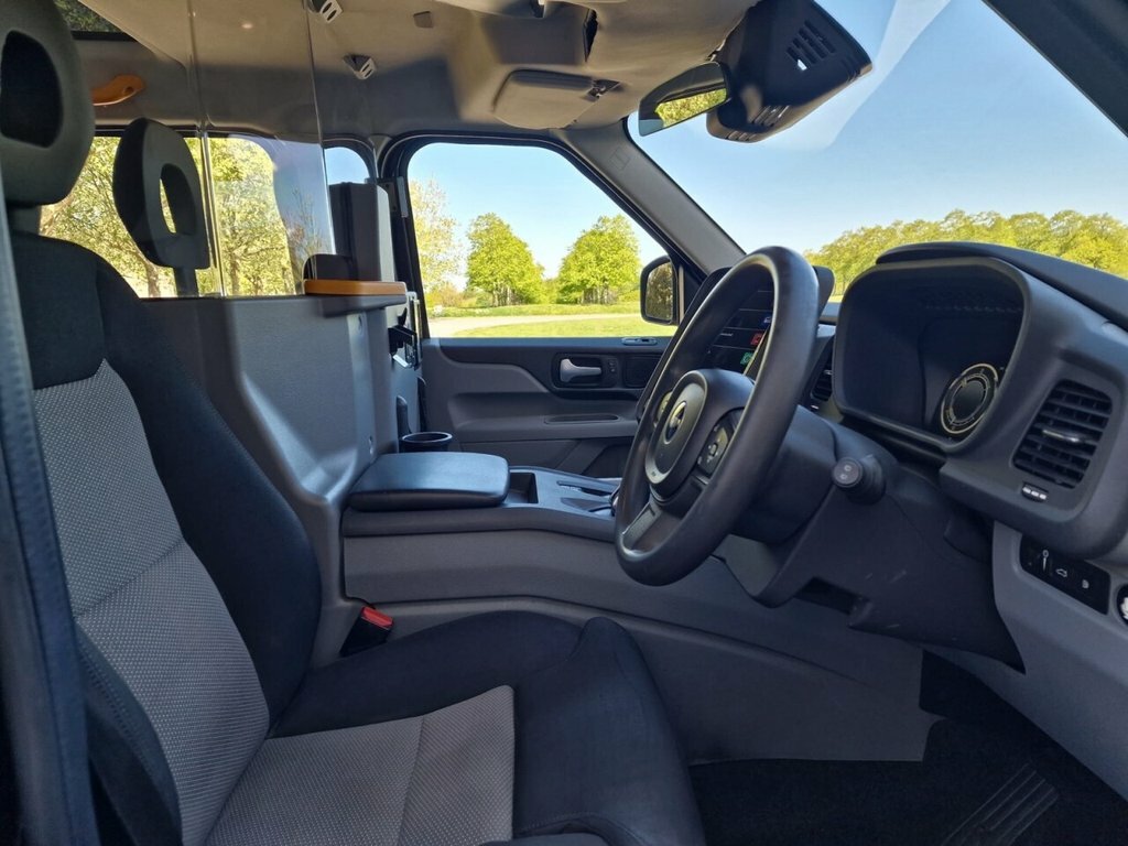 LEVC TX Vista Taxi Black #28