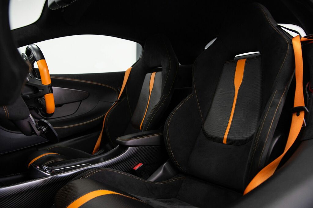 McLaren 570S Automatic White #4