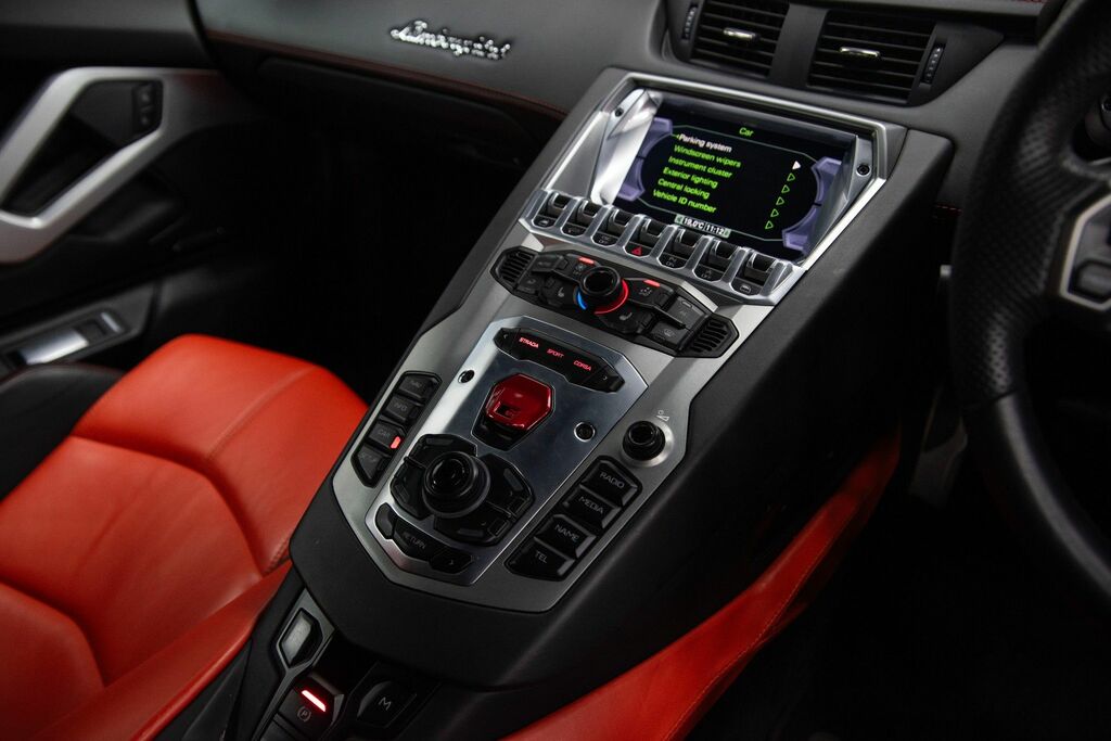 Lamborghini Aventador Lp 700-4 #33
