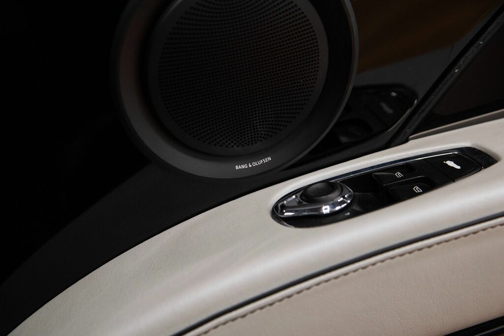 Aston Martin DBS Superleggera Coupe Black #44