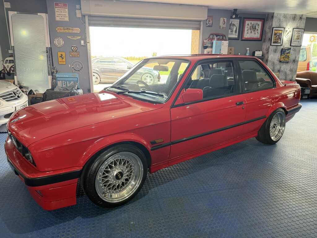 BMW 3 Series Saloon 1990 Red #6