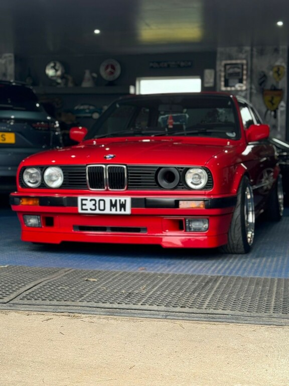 BMW 3 Series Saloon 1990 Red #2