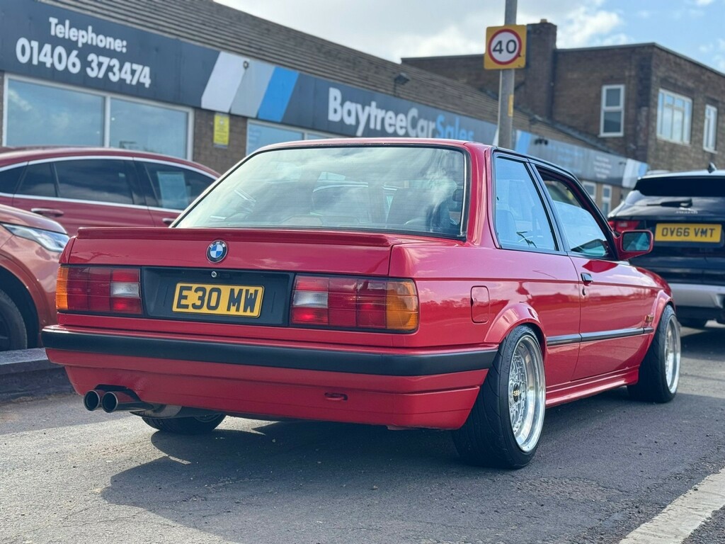 BMW 3 Series Saloon 1990 Red #3