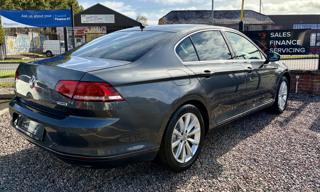 Volkswagen Passat Saloon GL66HUV  #4
