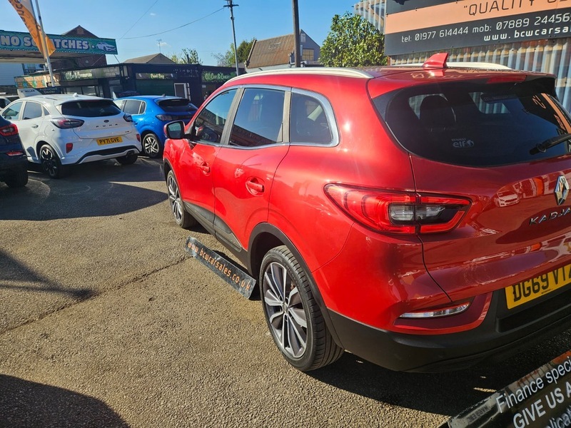 Renault Kadjar Iconic Tce DG69VTZ Red #2
