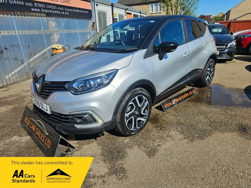 Renault Captur Iconic Tce Black
